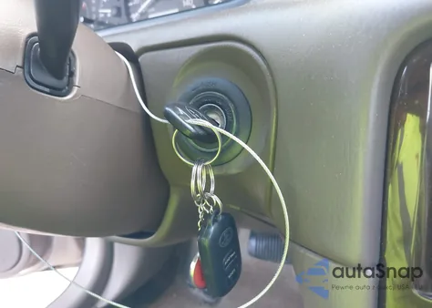 2000 Toyota Camry Xle V6 from USA, damaged, VIN 4T1BF28K8YU950700